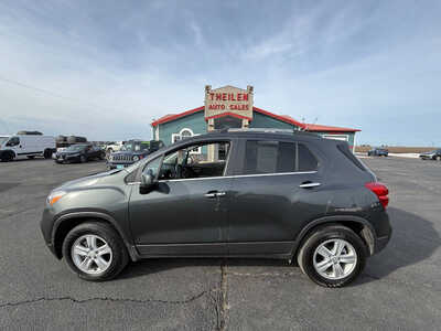 2020 Chevrolet Trax, $12576. Photo 1