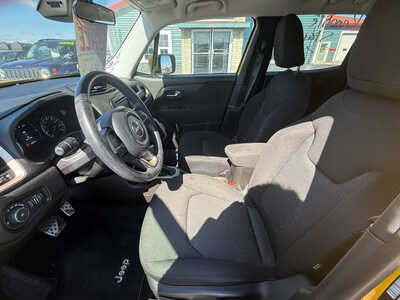 2016 Jeep Renegade, $16276. Photo 7