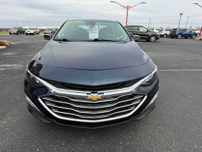 2020 Chevrolet Malibu, $13776. Photo 3
