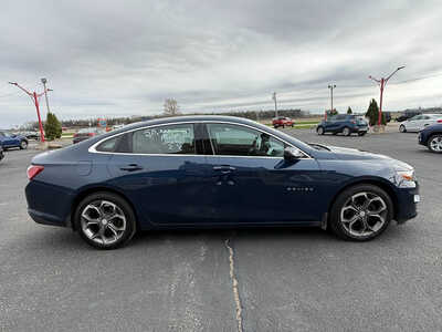 2020 Chevrolet Malibu, $13776. Photo 5