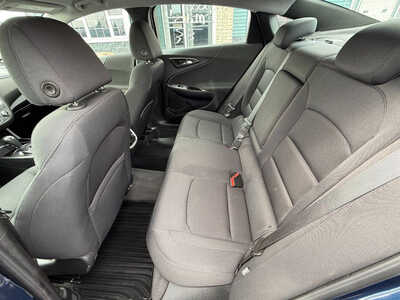 2020 Chevrolet Malibu, $13776. Photo 8
