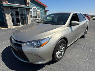 2016 Toyota Camry, $14976. Photo 2