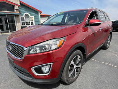 2016 Kia Sorento, $11676. Photo 2