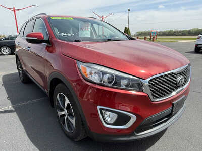 2016 Kia Sorento, $11676. Photo 4