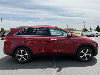 2016 Kia Sorento, $11676. Photo 5