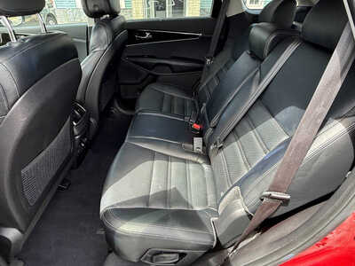 2016 Kia Sorento, $11676. Photo 7
