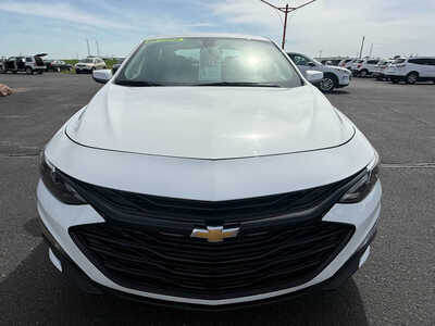 2022 Chevrolet Malibu, $14876. Photo 3