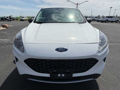 2022 Ford Escape, $16876. Photo 3