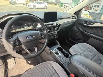 2022 Ford Escape, $16876. Photo 6