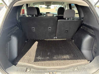 2022 Ford Escape, $16876. Photo 9