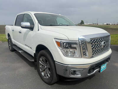 2018 Nissan Titan, $26676. Photo 5