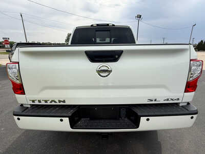 2018 Nissan Titan, $26676. Photo 6
