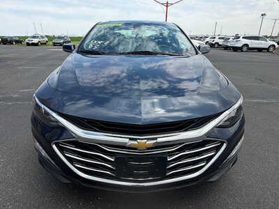 2022 Chevrolet Malibu, $13676. Photo 4