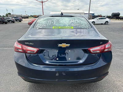 2022 Chevrolet Malibu, $13676. Photo 6