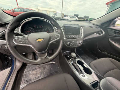 2022 Chevrolet Malibu, $13676. Photo 9