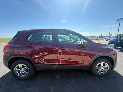 2016 Chevrolet Trax, $12476. Photo 6