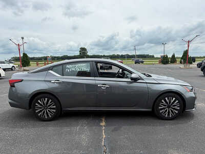 2023 Nissan Altima, $15976. Photo 4