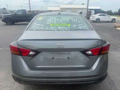 2023 Nissan Altima, $15976. Photo 5