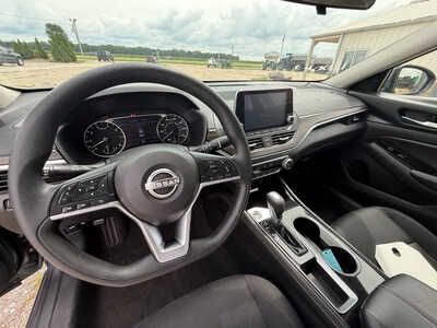 2023 Nissan Altima, $15976. Photo 6