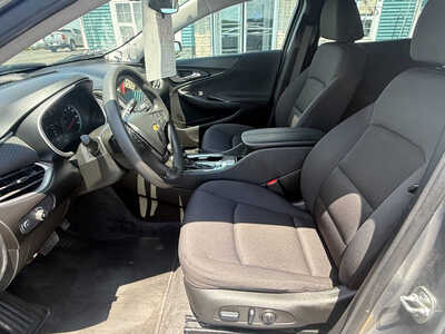 2025 Chevrolet Malibu, $16976. Photo 7