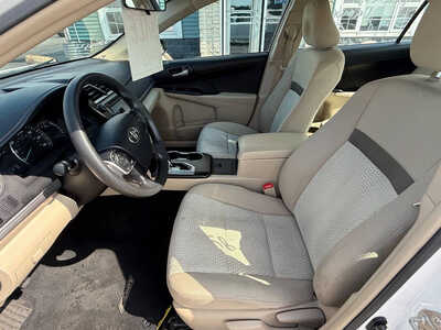 2014 Toyota Camry, $14676. Photo 8