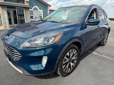 2020 Ford Escape, $17676. Photo 2