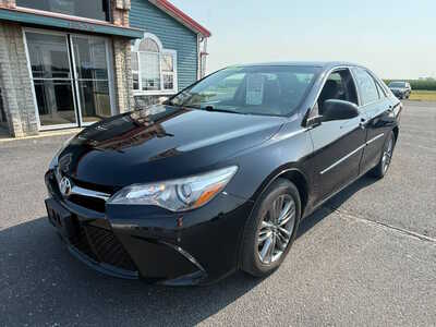 2017 Toyota Camry, $15976. Photo 2