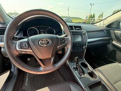 2017 Toyota Camry, $15976. Photo 9