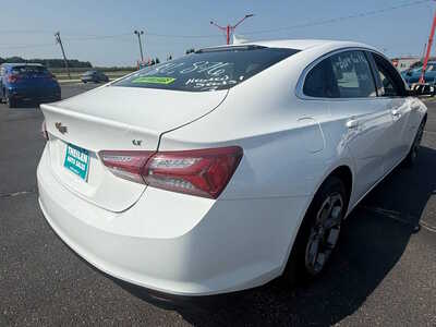 2019 Chevrolet Malibu, $12876. Photo 8