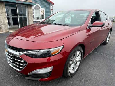2019 Chevrolet Malibu, $13976. Photo 2