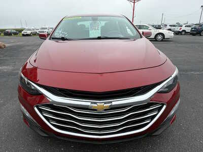 2019 Chevrolet Malibu, $13976. Photo 3