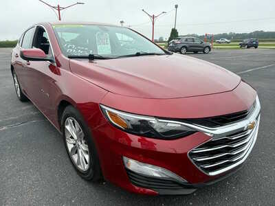 2019 Chevrolet Malibu, $13976. Photo 4