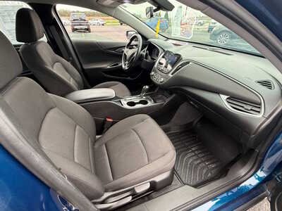 2019 Chevrolet Malibu, $12976. Photo 9