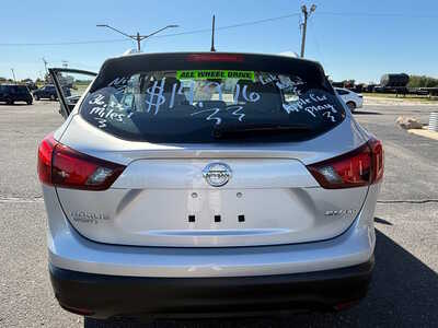 2019 Nissan Rogue, $14976. Photo 4