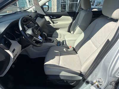 2019 Nissan Rogue, $14976. Photo 8
