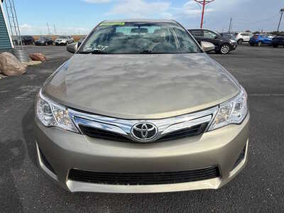 2014 Toyota Camry, $13876. Photo 5