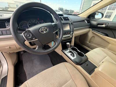 2014 Toyota Camry, $13876. Photo 7