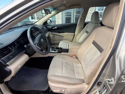 2014 Toyota Camry, $13876. Photo 8