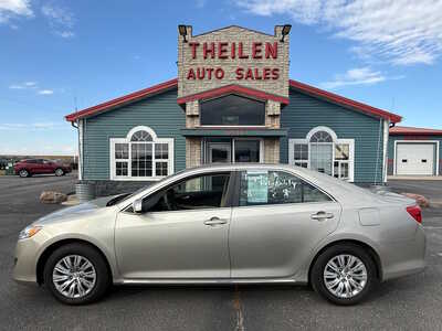 2014 Toyota Camry, $13876. Photo 1