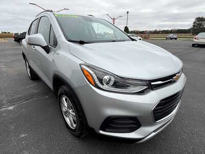 2022 Chevrolet Trax, $14676. Photo 4
