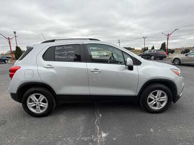 2022 Chevrolet Trax, $14676. Photo 5