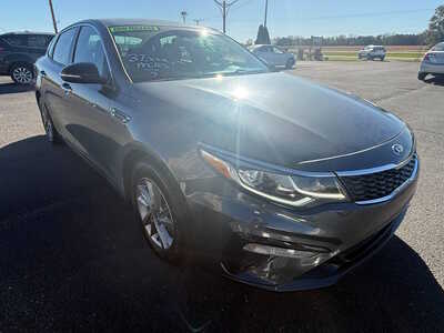 2020 Kia Optima, $13976. Photo 4
