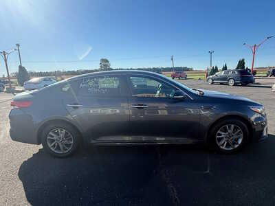 2020 Kia Optima, $13976. Photo 5