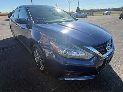 2018 Nissan Altima, $12976. Photo 4