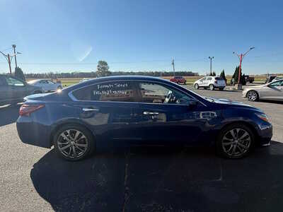 2018 Nissan Altima, $12976. Photo 5