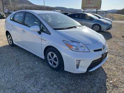 2015 Toyota Prius, $15900. Photo 2