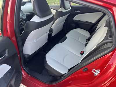 2019 Toyota Prius, $19900. Photo 6