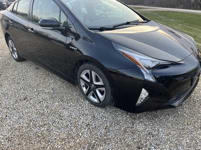 2016 Toyota Prius, $14900. Photo 2