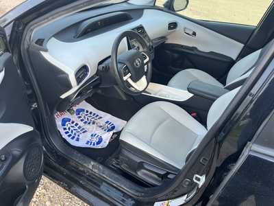 2016 Toyota Prius, $14900. Photo 5