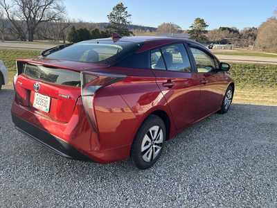 2017 Toyota Prius, $13500. Photo 3